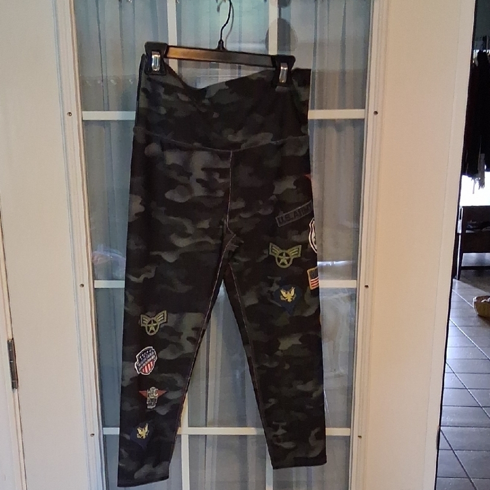 Size Medium Evolution and Creation Green and Black Leggings